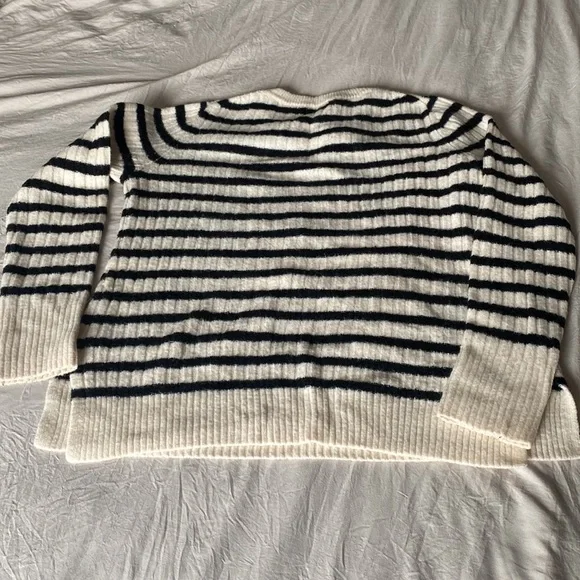 OLDNAVY Stripped Sweater - Picture 4 of 4